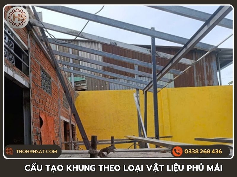 Kết cấu khung sắt được thiết kế phù hợp với từng loại vật liệu phủ mái
