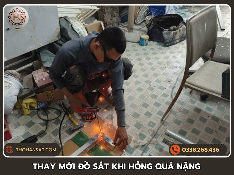 Thi công cắt bỏ và thay mới bộ phận đồ sắt bị mục nát, hư hỏng nặng