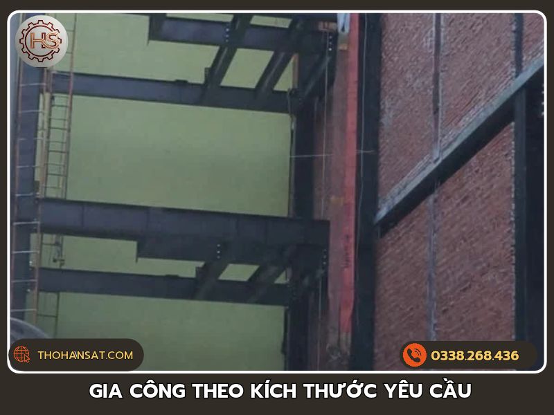 Gia công sắt thép theo kích thước yêu cầu cho công trình nhà xưởng