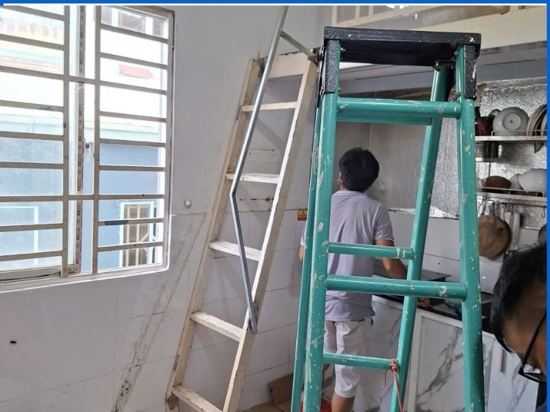 Tay vịn cầu thang sắt bị lỏng ở đầu nối: nguyên nhân và cách xử lý